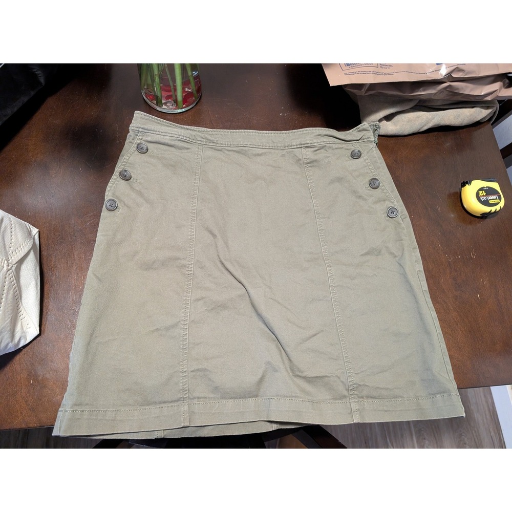 Banana‎ Republic size 8 grey / Green mini skirt